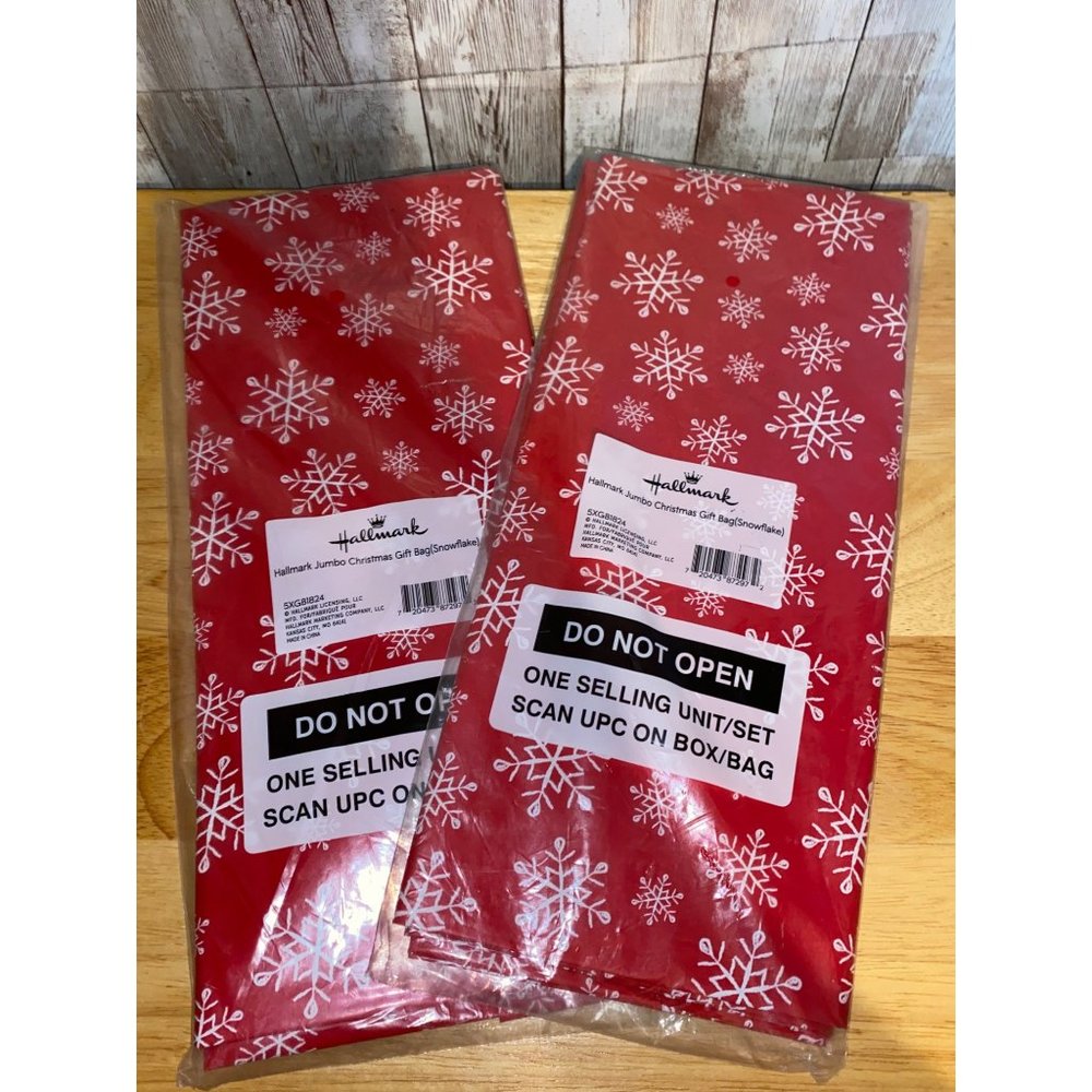 Set of 2 Hallmark Jumbo Plastic Christmas Snowflake Gift Bags 56 x 36 Tag & Tie